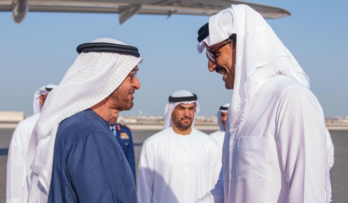 HH the Amir Leads Well-Wishers to Welcome UAE President